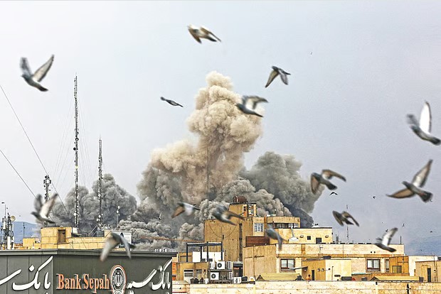 ইরানে চারদিনে ৫ হাজারেরও বেশি বোমা ফেলেছে ইসরায়েল, কত মানুষের প্রাণ গেল?